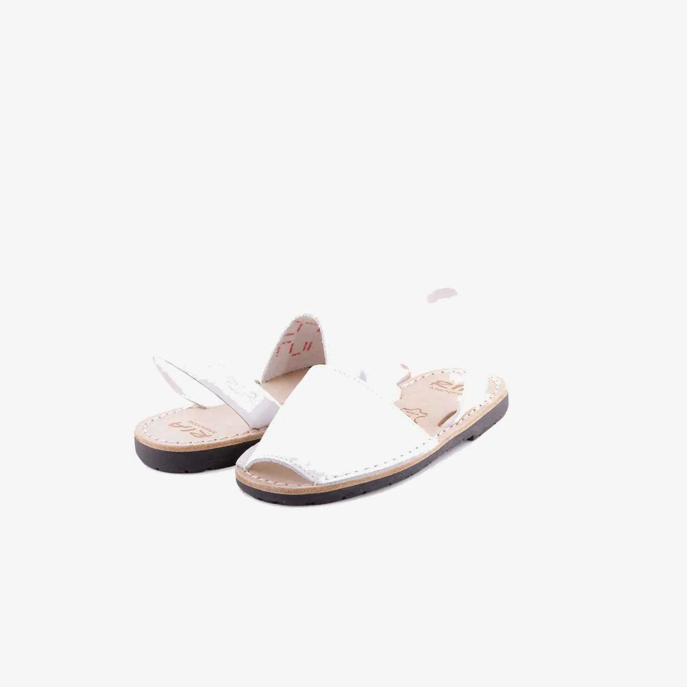 Sandalia menorquina de piel en color blanco de Ria.