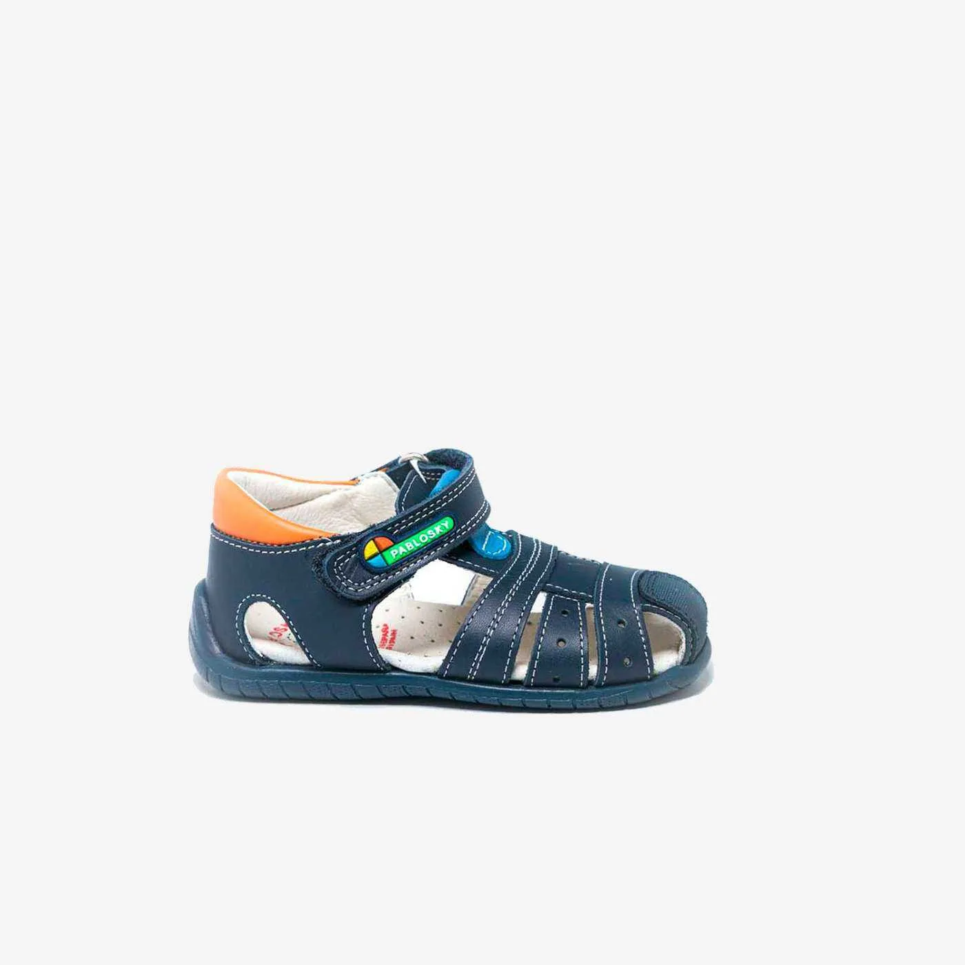 Sandalia de niño primeros pasos de Pablosky en azul con velcro.