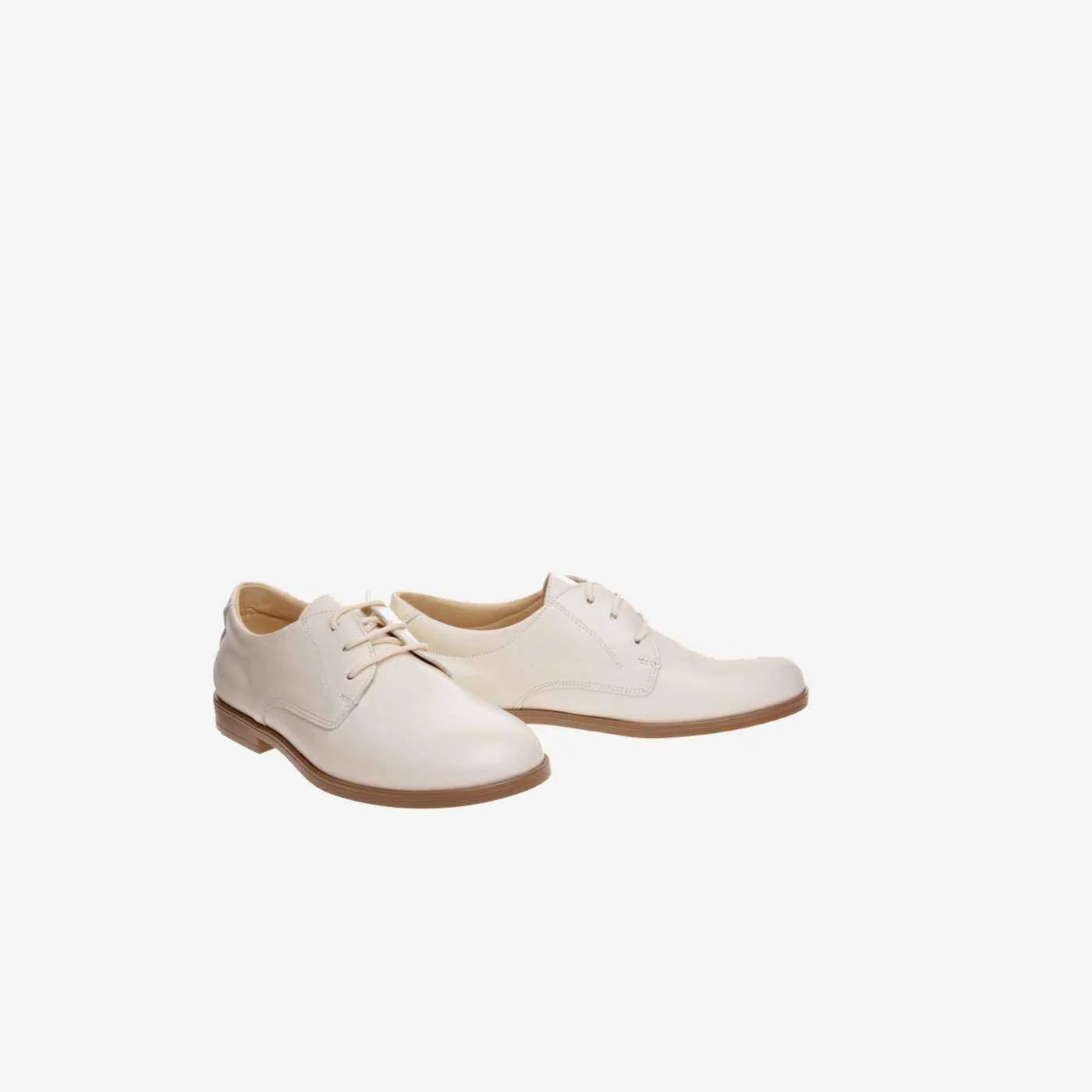 Zapato ceremonia/comunion de piel en beige de cordon.