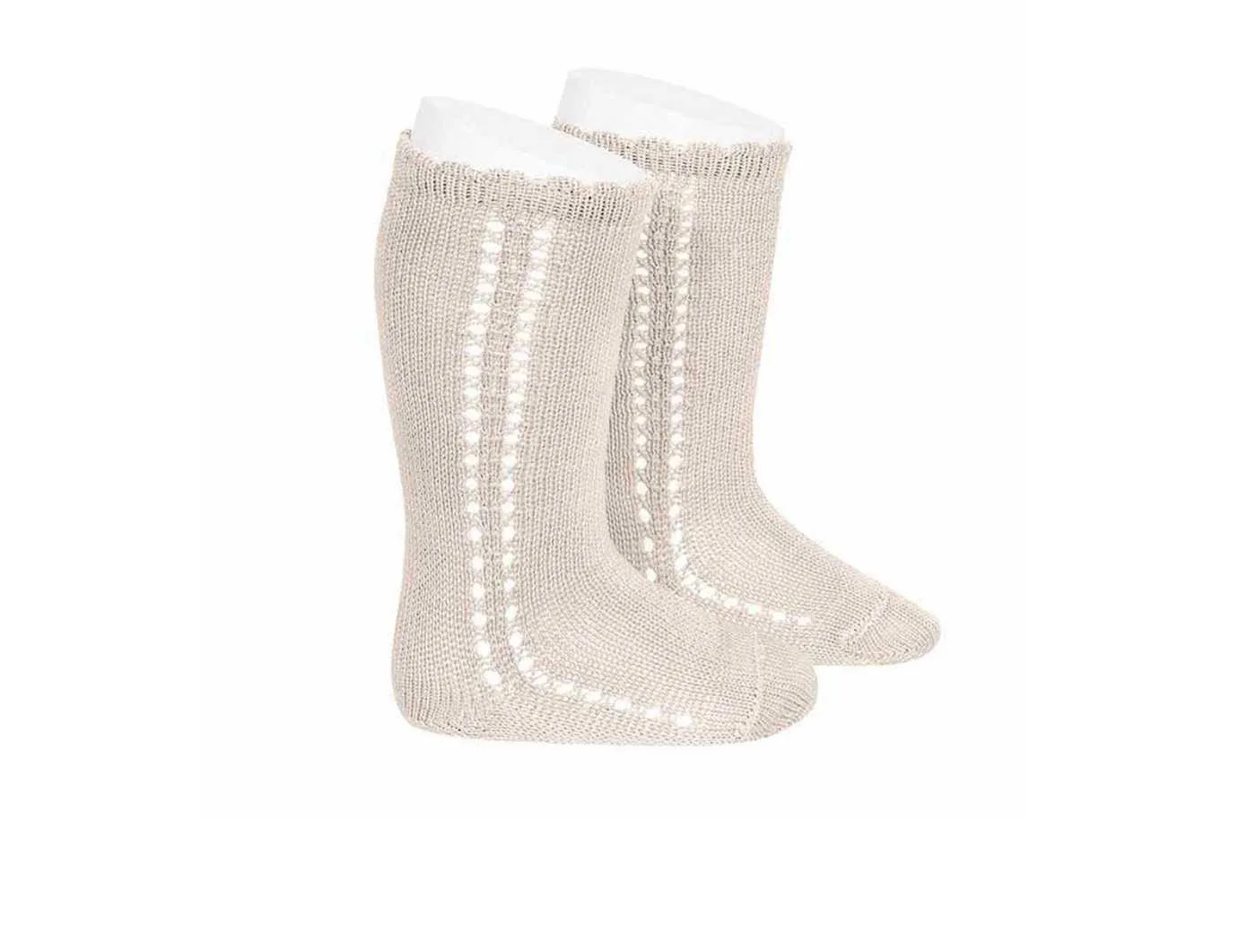 Calcetín alto calado beige Cóndor unisex | Elegancia neutra para días especiales