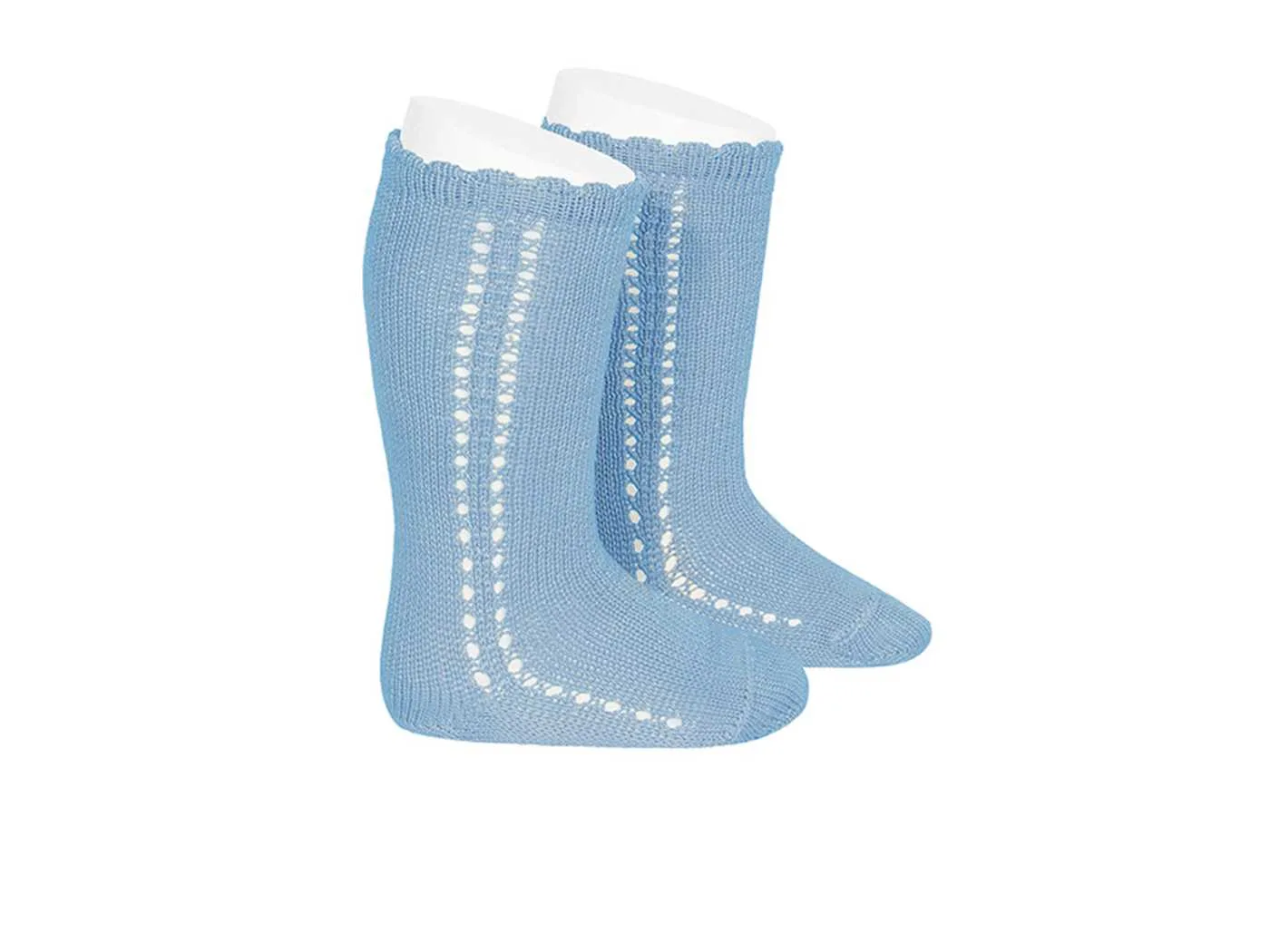 Calcetín alto calado celeste Cóndor unisex | Frescura con encanto clásico