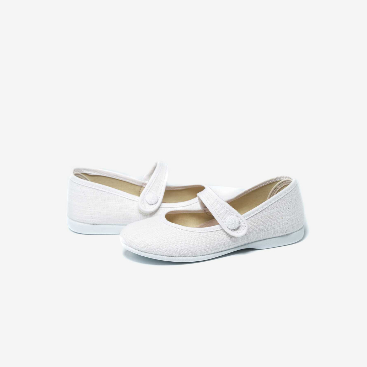 Mercedes de lona de niña con velcro en color blanco de Batila