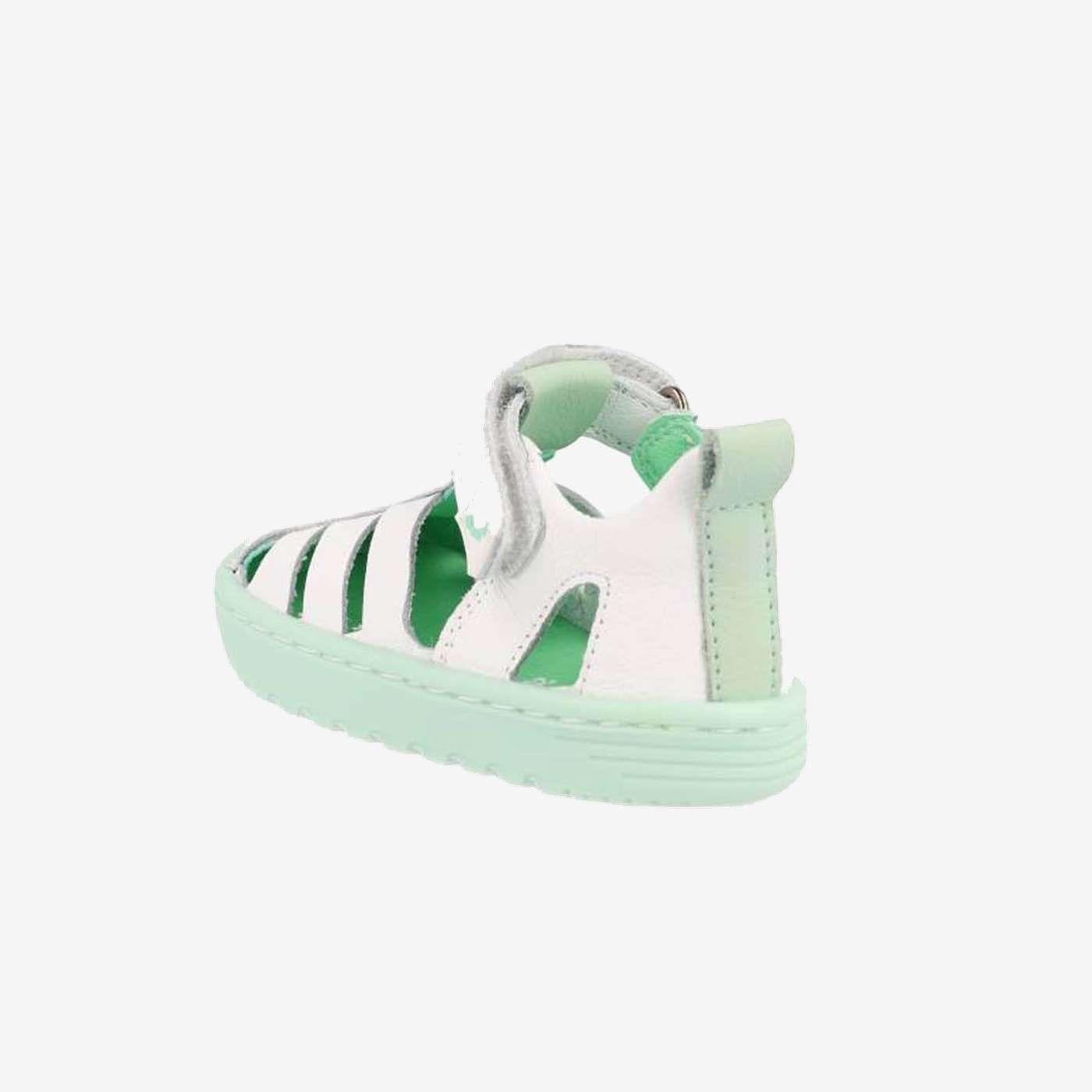 Sandalia respetuosa en blanco con la suela en verde de Blanditos unisex | Libertad para explorar