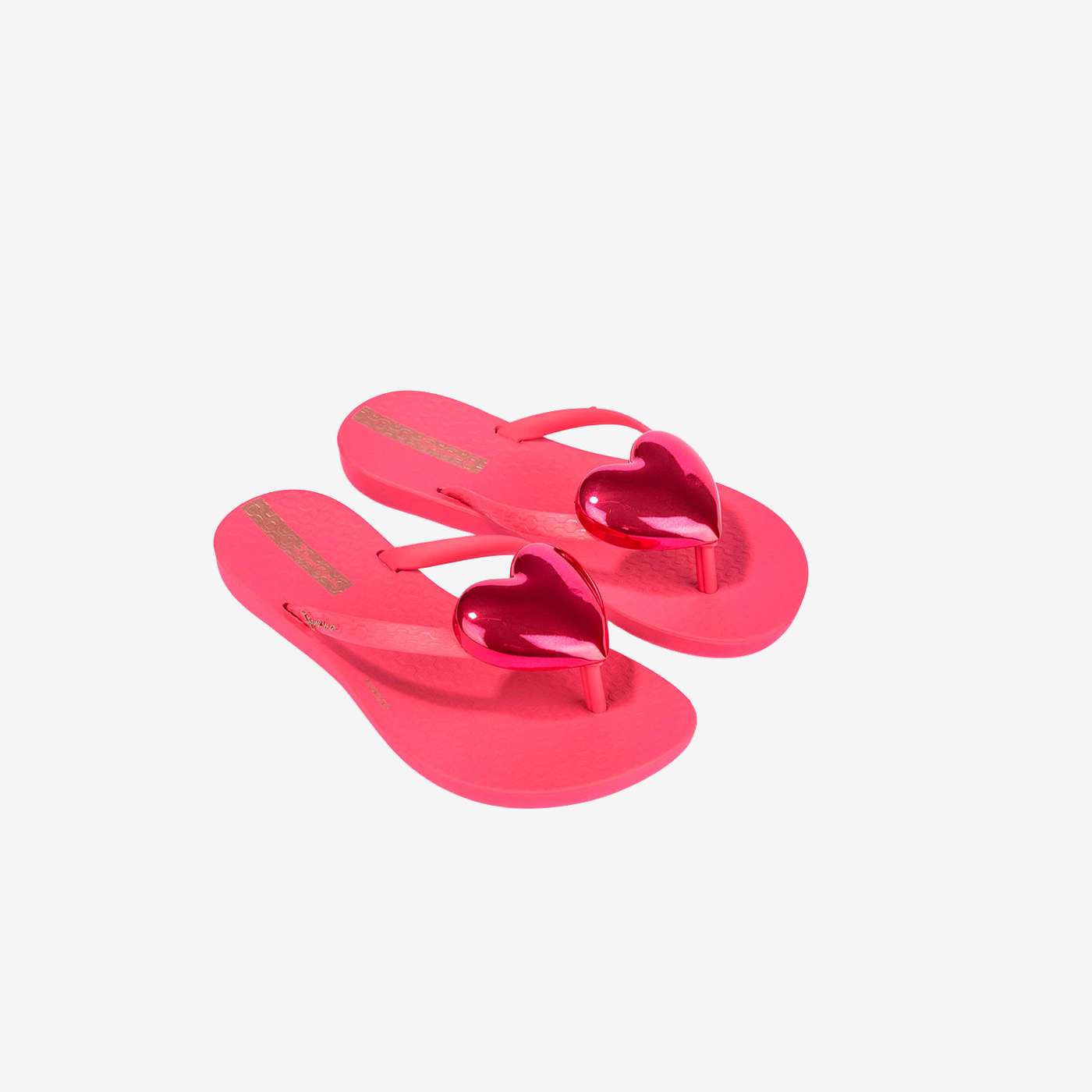 Playeras en fucsia con adorno de corazon de Ipanema