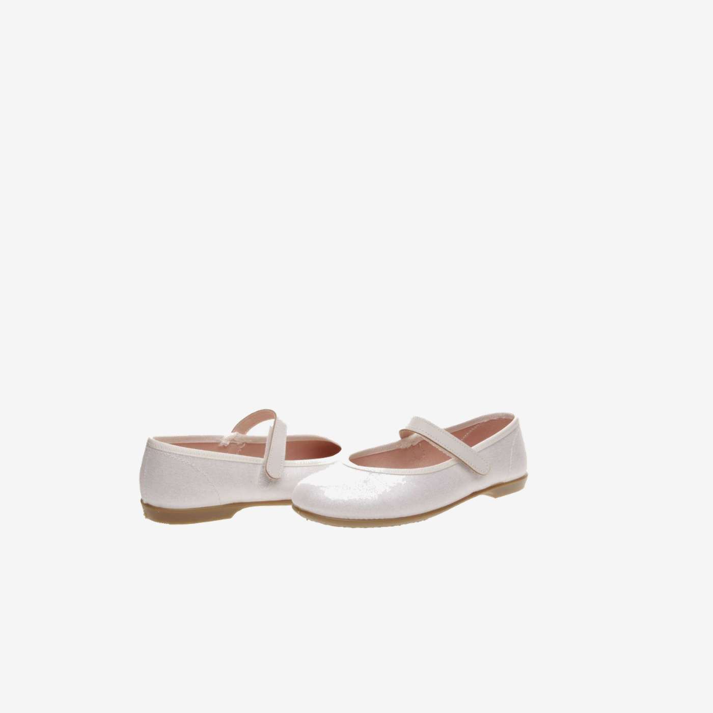 Mercededitas en beige con velcro de la marca Zapy