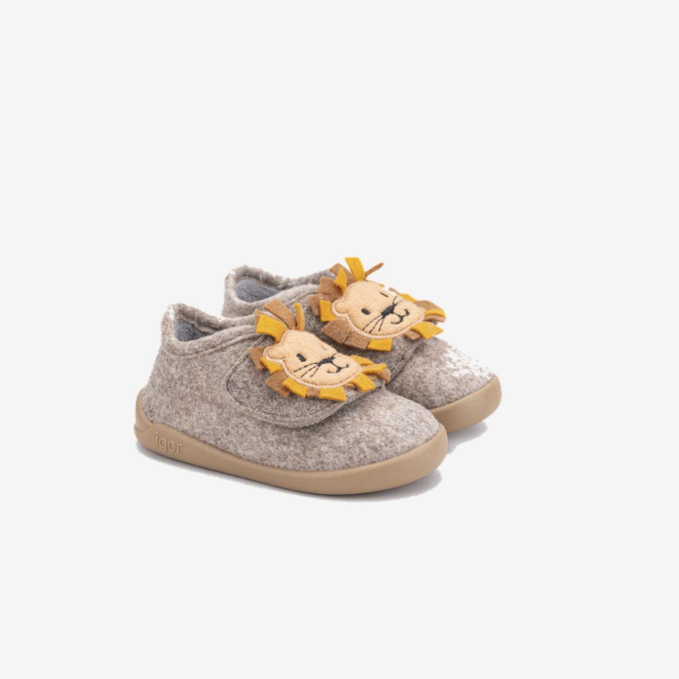 Zapatilla de casa niño leoncito tono turron y respetuosa