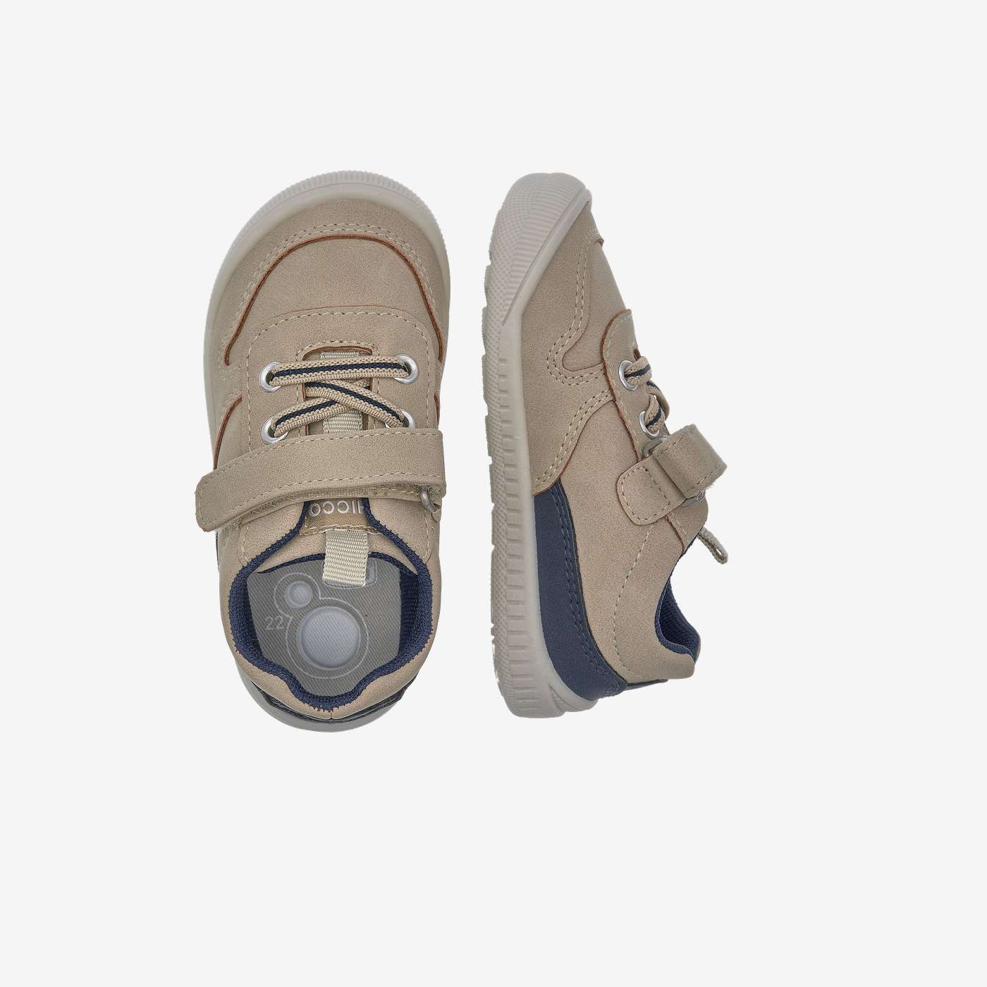 Deportivo niño urbano camel de la linea Barefoot de Chicco.