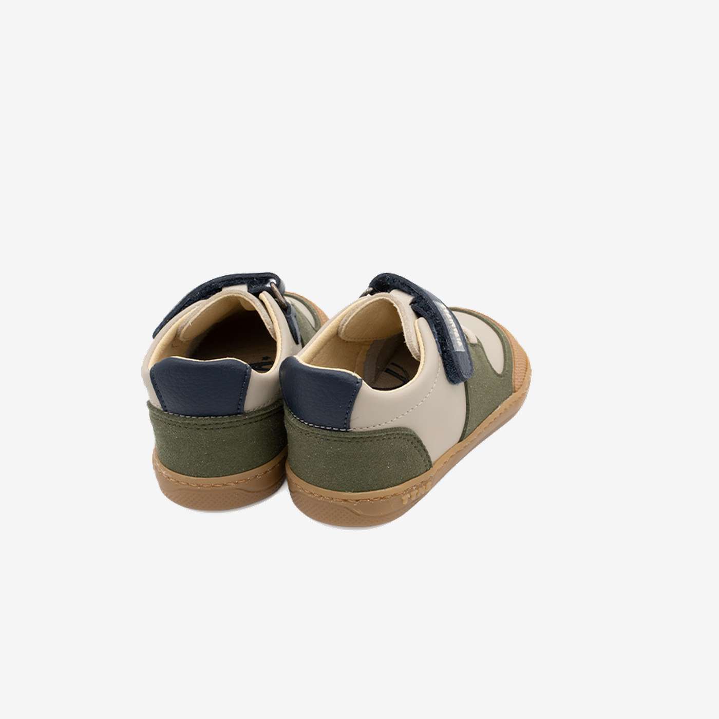 Deportiva urbana respetuosa de Titanitos para niño con velcro combinada