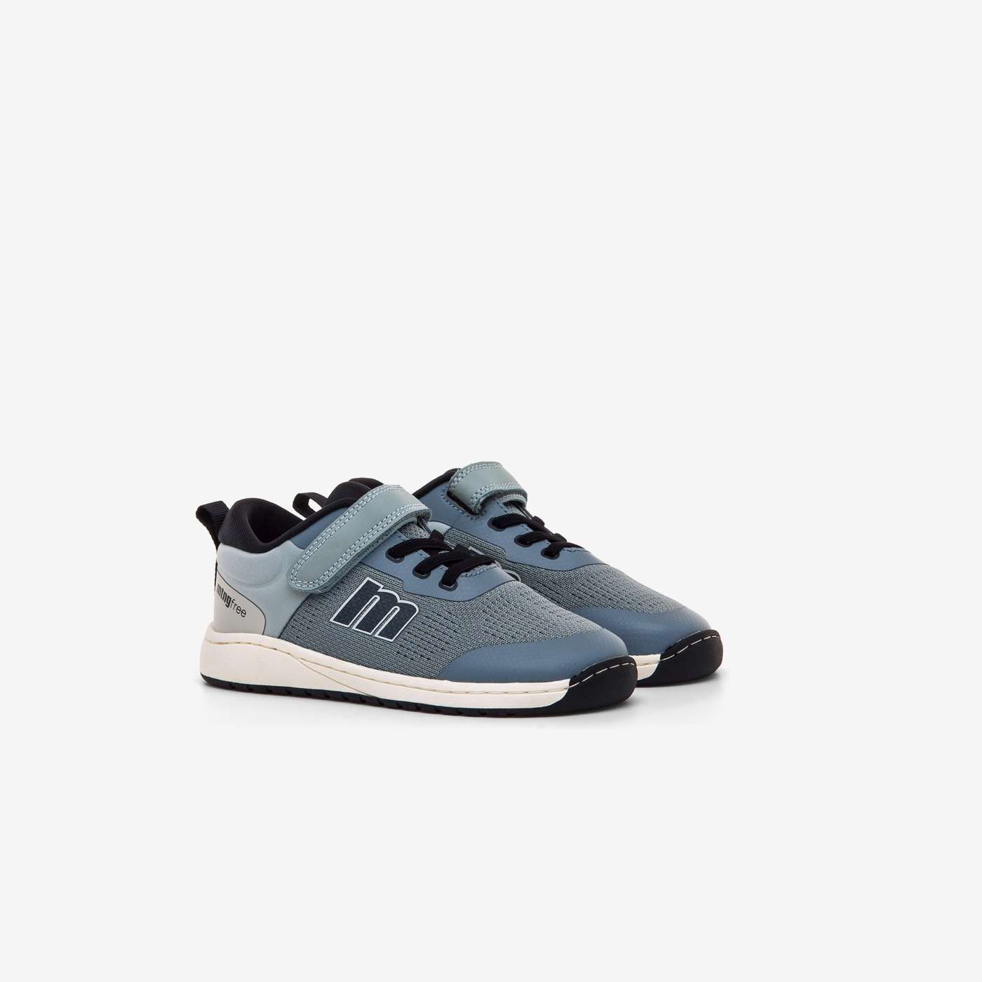 Deportiva barefoot Mustang azul claro combinada marino