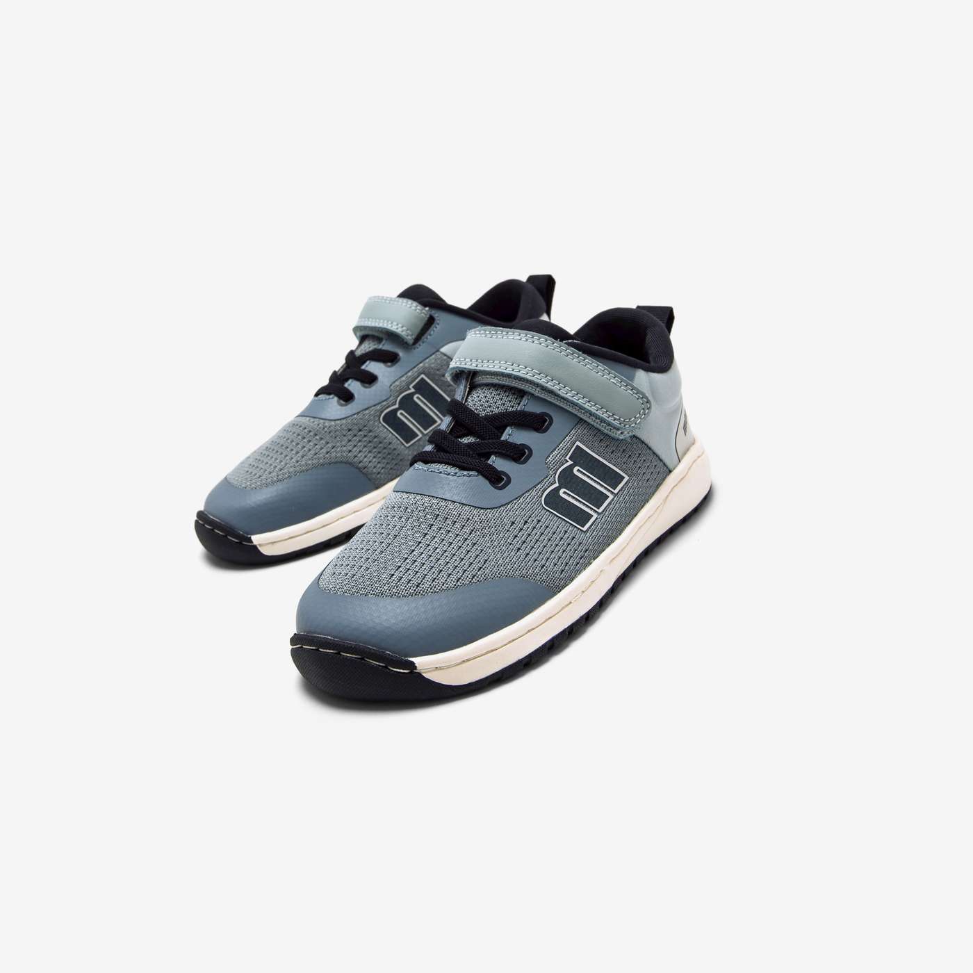 Deportiva barefoot Mustang azul claro combinada marino