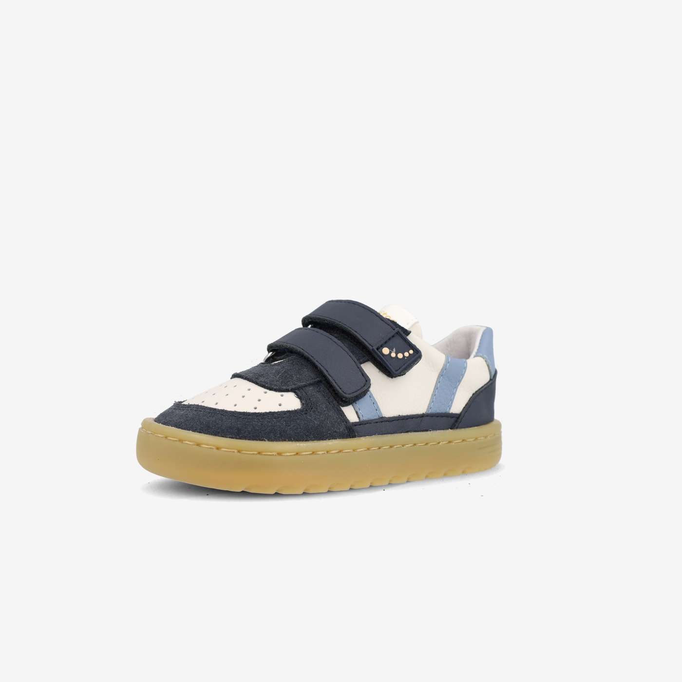Zapatilla deportiva respetuosa de urbana de Blanditos en blanca y azul.