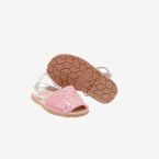 Sandalia menorquina de niña en plata y rosa con velcro de Ria.