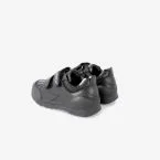 Zapato colegial deportivo negro Biomecanics junior con velcro y puntera reforzada