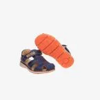 Sandalia de niño en azul con puntera reforzada de la marca Pablosky.
