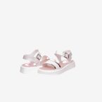 Sandalia de Pablosky de niña en color blanco con tonos en plata con ajuste de hebilla