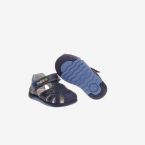 Sandalia de niñoa primeros pasos en Azul con puntera reforzada y velcro de la marca Pablosky