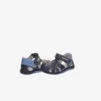 Sandalia de niñoa primeros pasos en Azul con puntera reforzada y velcro de la marca Pablosky