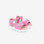 Sandalia de niña de Garvalin fucsia con doble velcro.