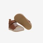 Bota Respetuosa Blanditos en color camel con velcro y elastico.