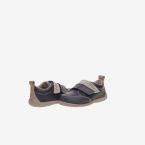 Zapato deportivos de niño respetuoso de Zapy con velcro y puntera reforzada.