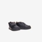 Bota respetuosa de niño con velcro y puntera reforzada de Titanitos.