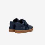 Bota Camper niño marino con dos velcros y puntera reforzada.