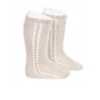 Calcetín alto calado beige Cóndor unisex | Elegancia neutra para días especiales