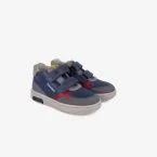 Bota de niño de Biomecancis con velcro y puntera reforzada.