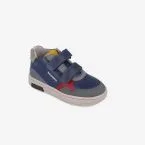Bota de niño de Biomecancis con velcro y puntera reforzada.