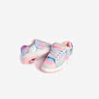 Heelys arcoíris para niña, con ruedas desmontables y diseño brillante. Comodidad, estilo y diversión que acompañan cada movimiento.