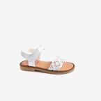 If you are looking for a girls’ school shoe that truly withstands the hustle and bustle of daily school life, this Pablosky model may be just what you need. It is made from leather, which is not only more durable and breathable than synthetic materials, b
