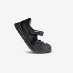 If you are looking for a girls’ school shoe that truly withstands the hustle and bustle of daily school life, this Pablosky model may be just what you need. It is made from leather, which is not only more durable and breathable than synthetic materials, b