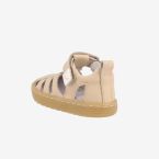 Sandalia respetuosa en beige de Blanditos unisex | Ligera y flexible