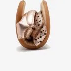 Sandalia barefoot de Gioseppo en color dorado con doble velcro
