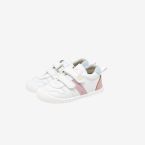 Deportivo respetuoso de Piruflex en color blanco con toques en rosa y turquesa.