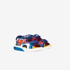 Sandalias con luz de niño con diseño de Superman de la maca Geox