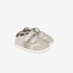 Deportivos clasicos Biomecanicstonos beige con velcro y puntera reforzada