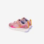 Deportivos Biomecanics rosas con velcro, puntera reforzada y suela flexilite.