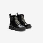 Bota tipo Martens Conguitos para niña.