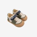 Deportiva urbana respetuosa de Titanitos para niño con velcro combinada