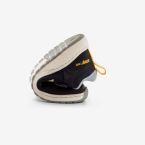 Deportiva barefoot marino Mustang para niños.