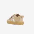 Zapatilla deportiva respetuosa de Blanditos tono camel ideal vestir.