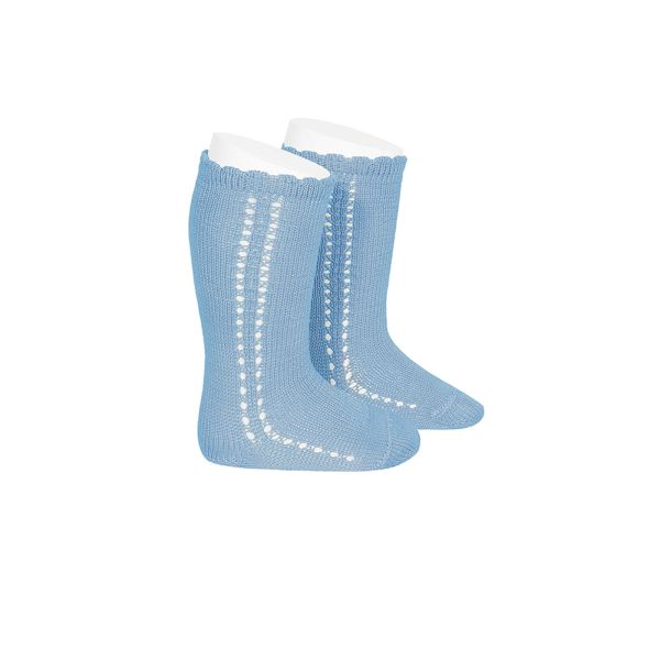 Calcetín alto calado celeste Cóndor unisex | Frescura con encanto clásico