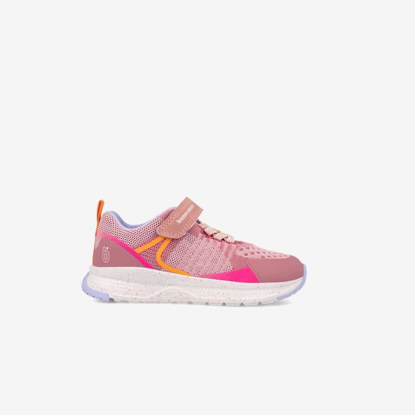 Deportivos Biomecanics rosas con velcro, puntera reforzada y suela flexilite.