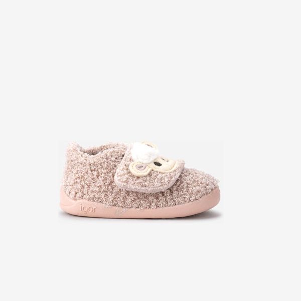 Zapatillas de casa respetuosas con ovejita rosa para niñas.