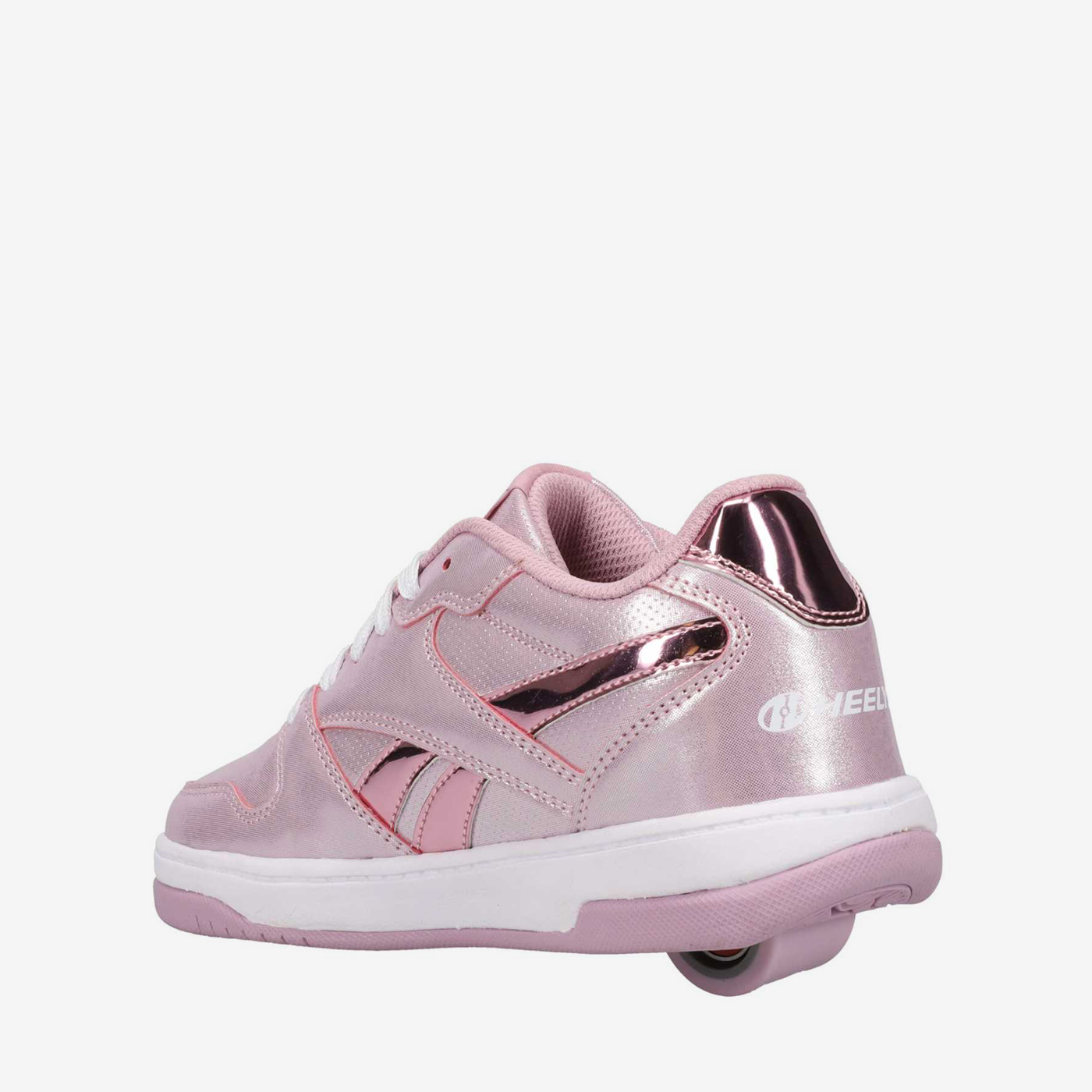 Deportivas de niña con ruedas y cordones.