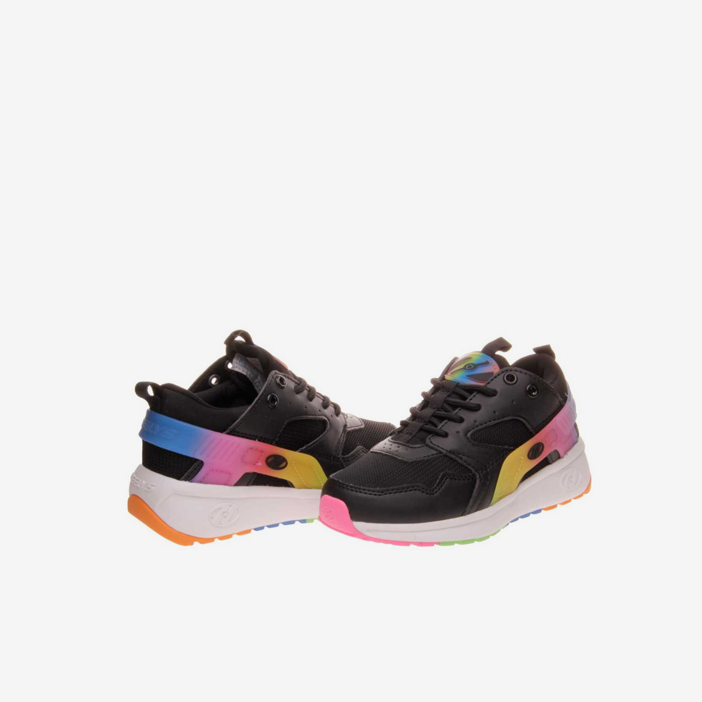 Deportiva con ruedas negra para niña con cordones.