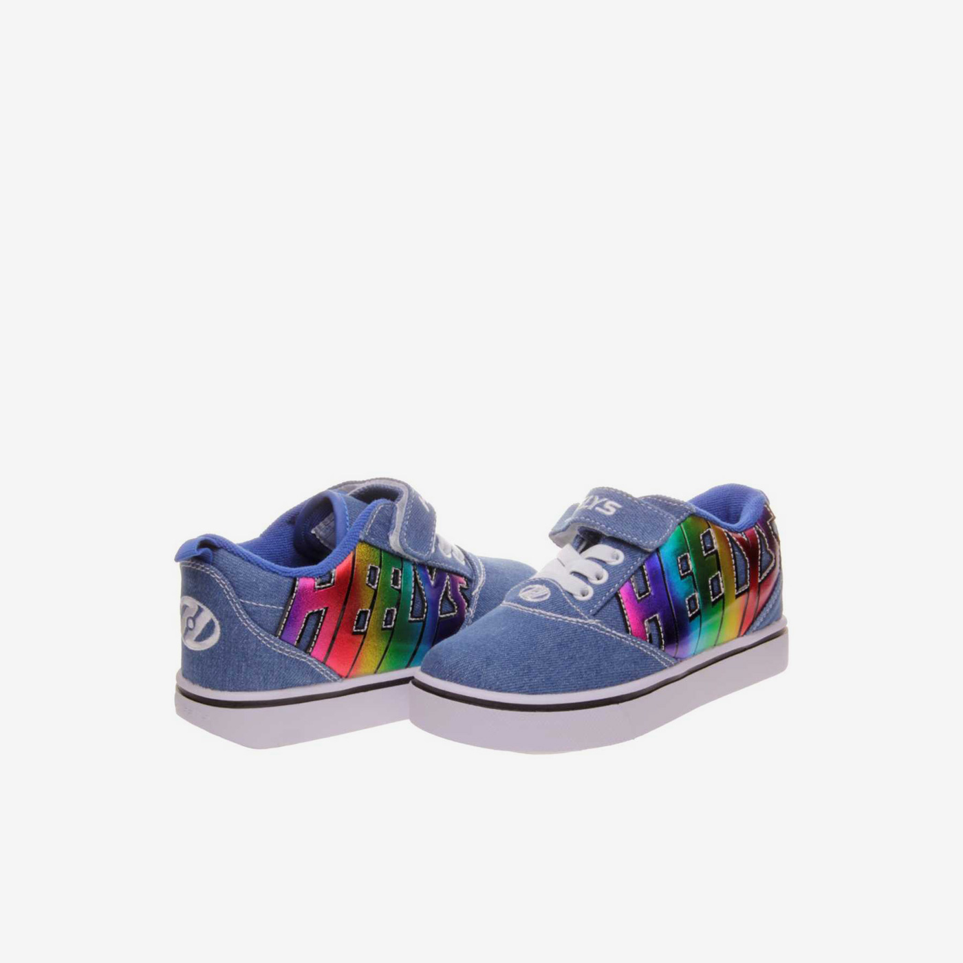 Deportiva de ruedas con velcro.