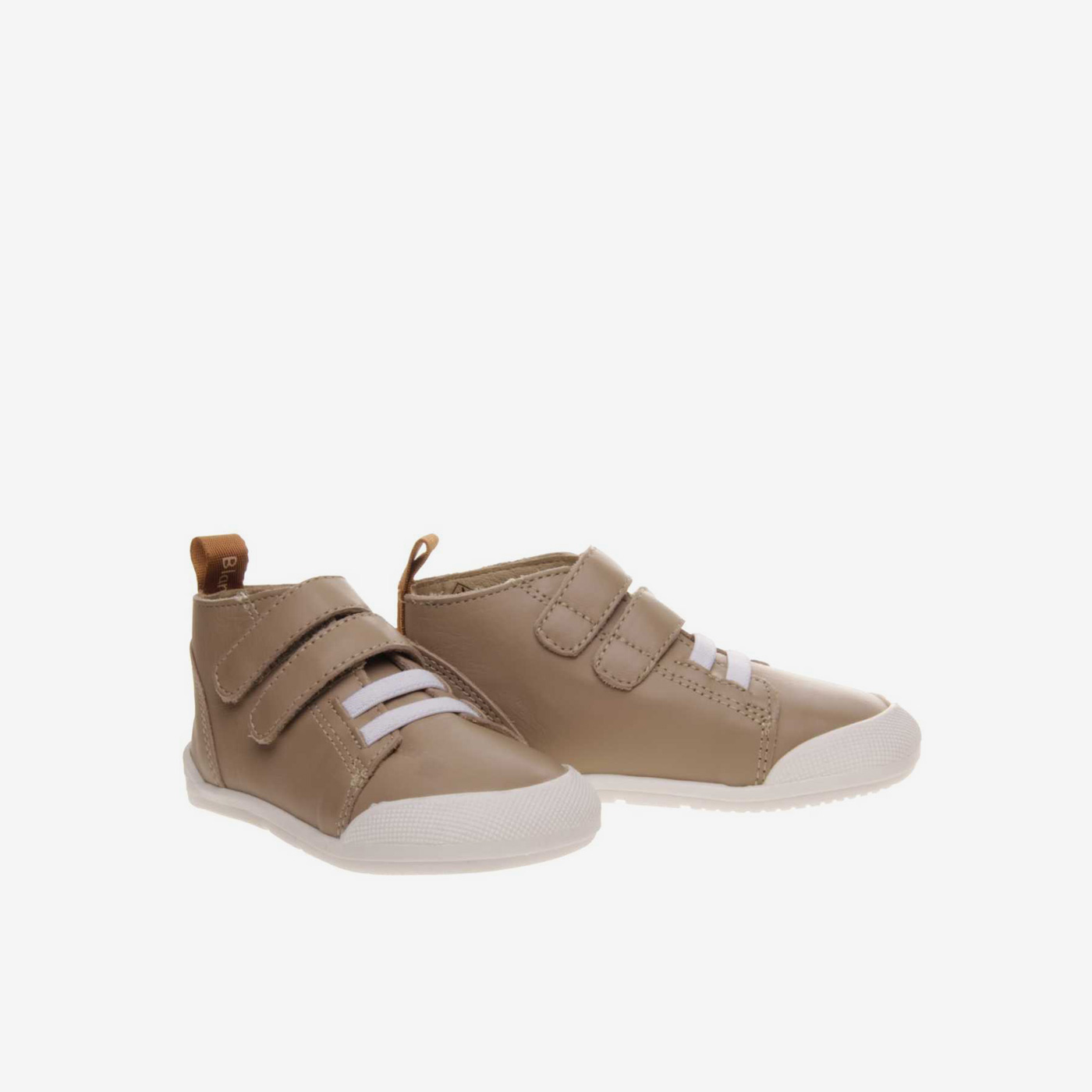 Bota respetuosa unisex con velcros y elásticos.