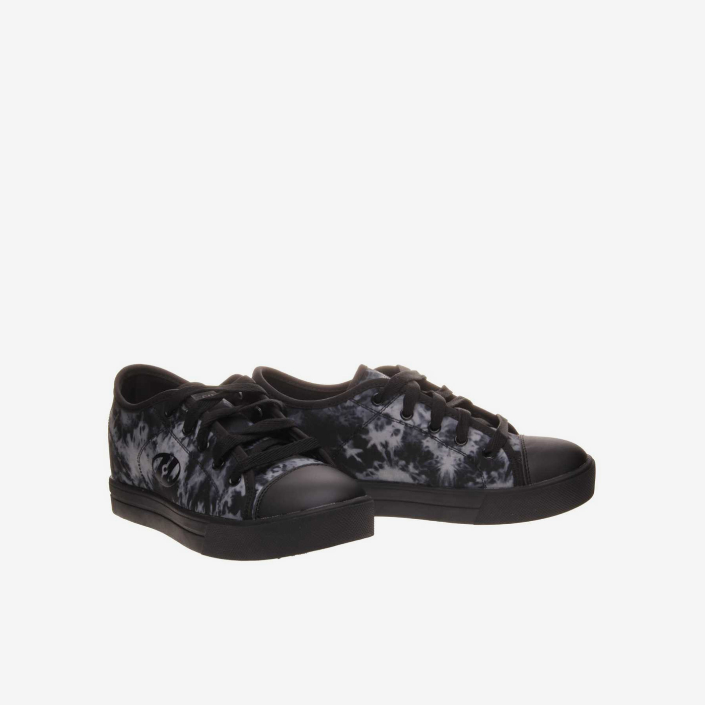 Deportiva de ruedas de niño con cordones.